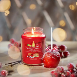 Yankee Candle Big Apple Christmas Signature Duża Świeca 567g - 4