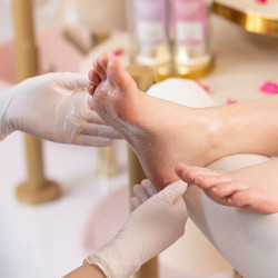 Pharm Foot - FOOT SCRAPER - Wygładzający peeling solno-cukrowy do stóp z kompleksem olejków i masłem shea, 800 g - 3