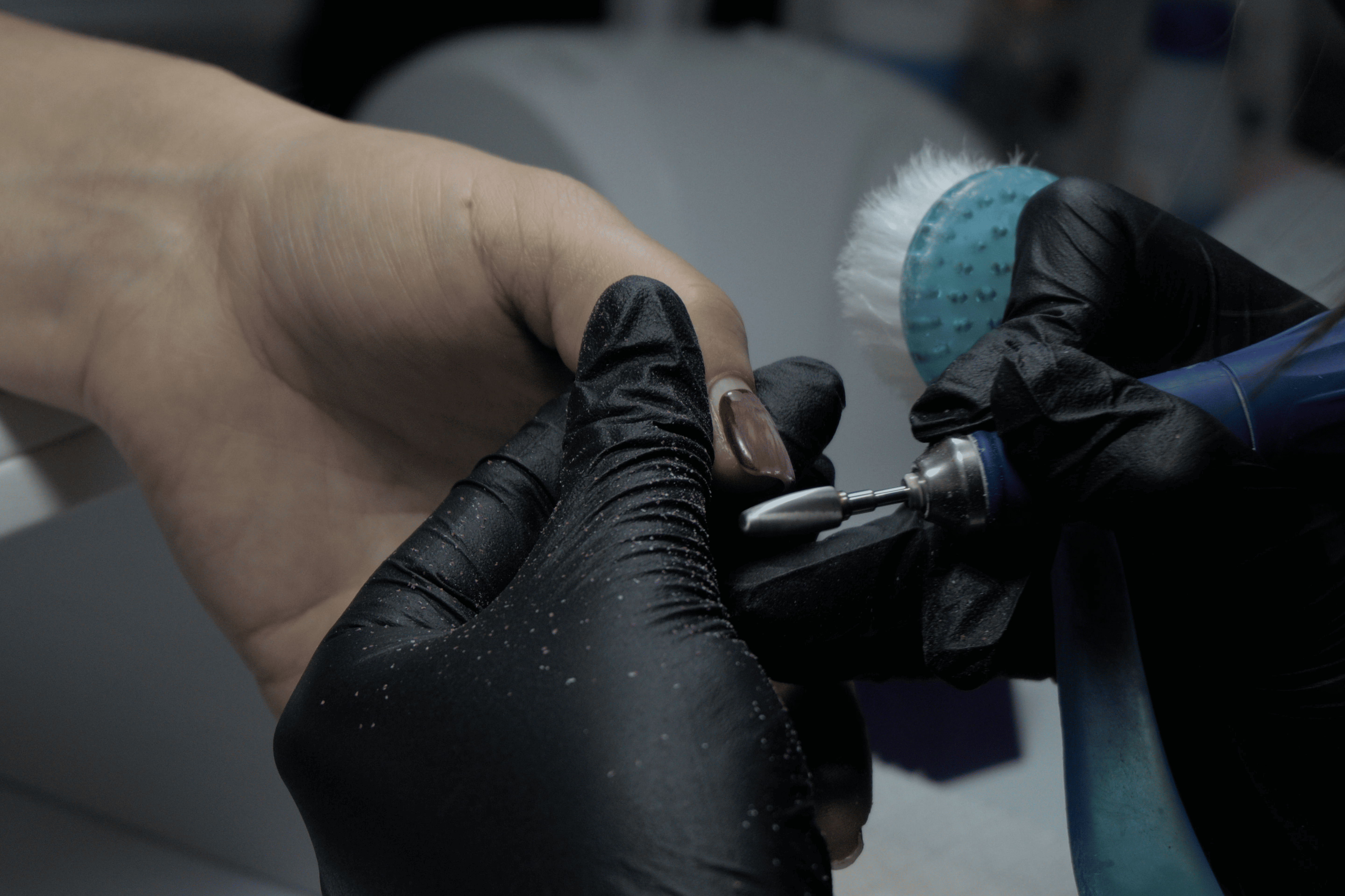 Najlepsze frezy do manicure i pedicure – jak wybrać właściwe?