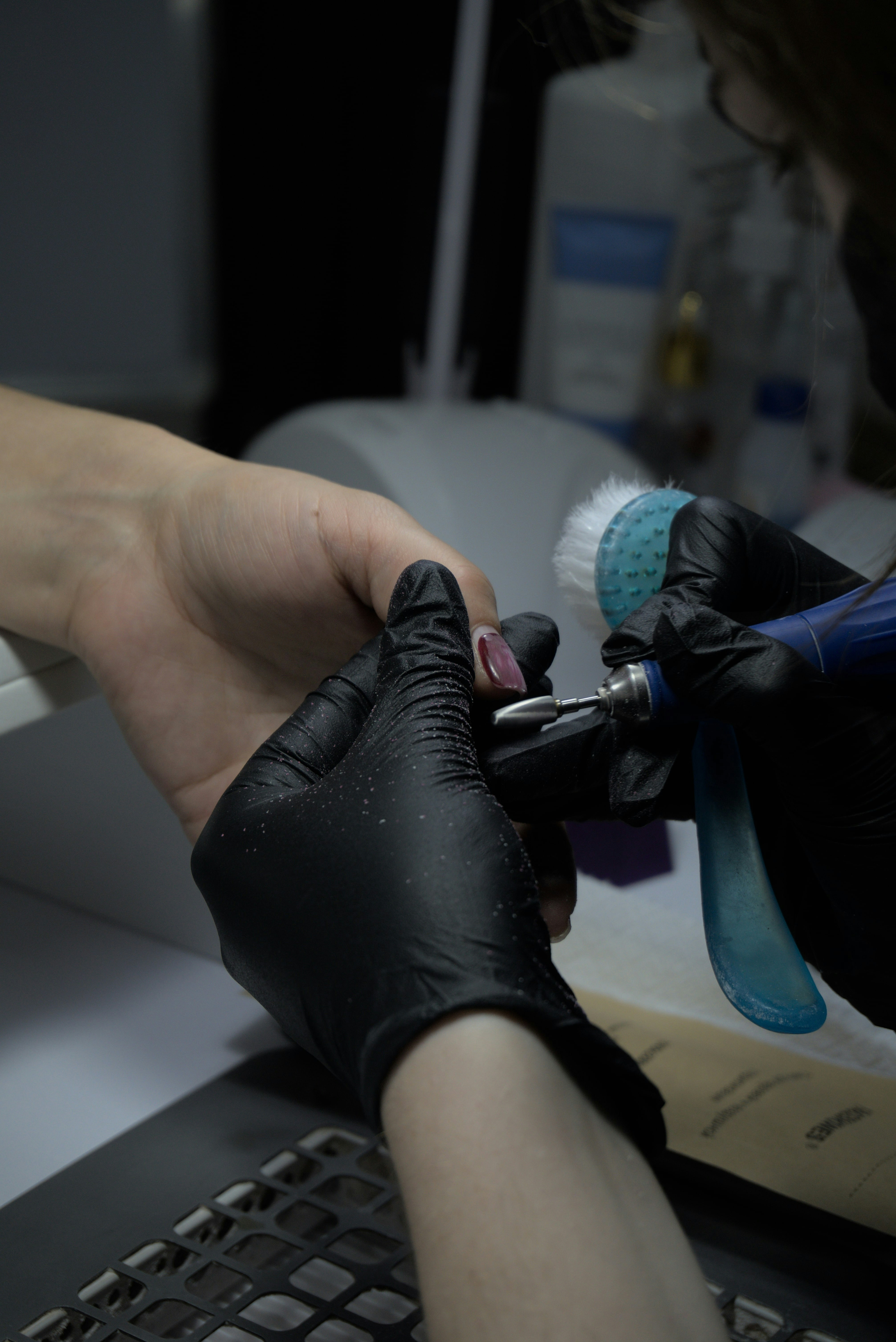 Najlepsze frezy do manicure i pedicure – jak wybrać właściwe?